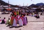1992년 열흘장터 민속놀이 중 강강술래 공연 썸네일 이미지